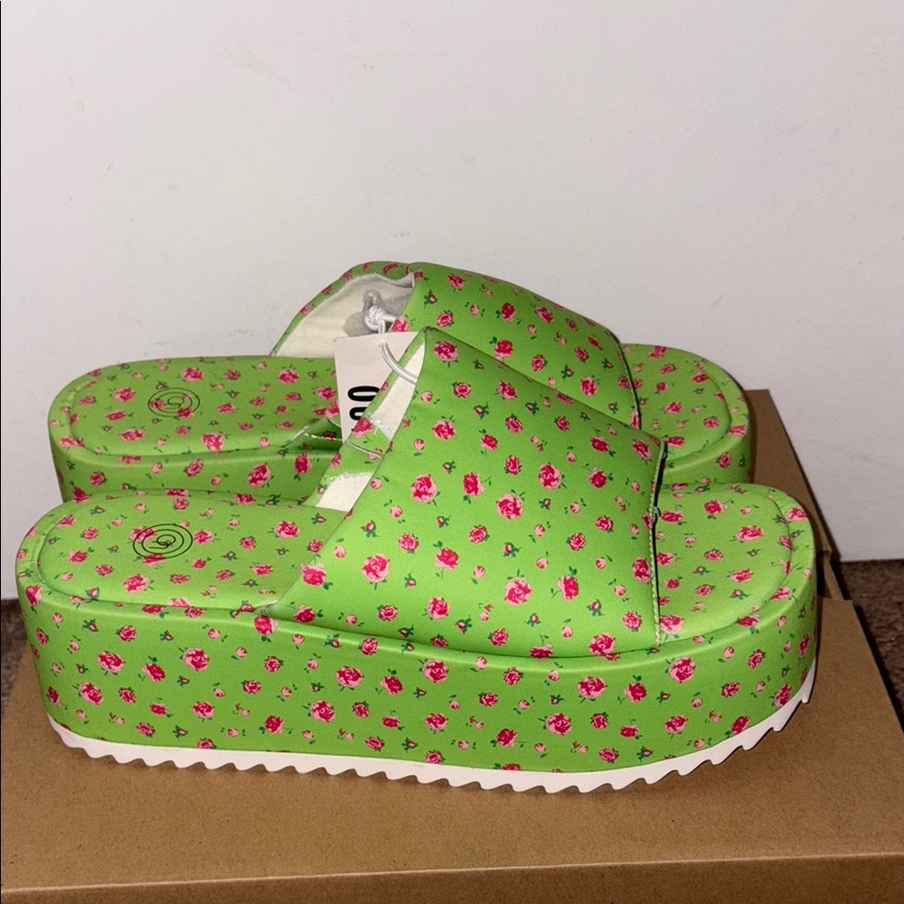 Green Floral Platform Shoes